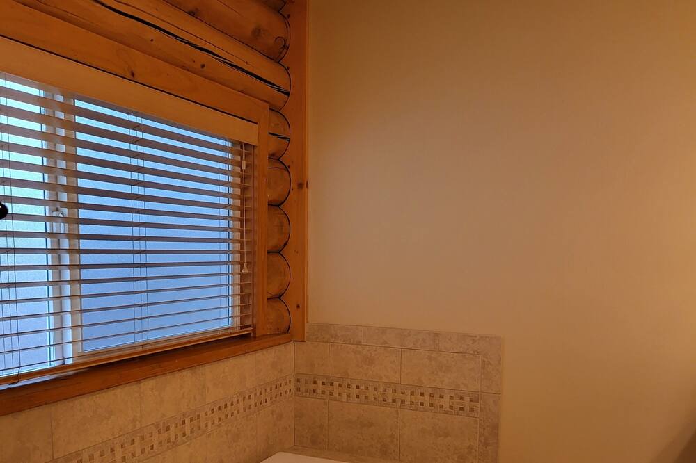 Photo of Bathroom in East Lake Hills