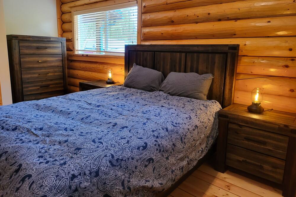 Photo of Bedroom in East Lake Hills