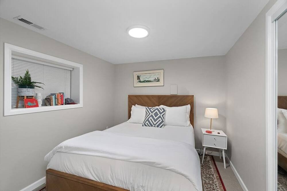 Photo of Bedroom in Greenwood