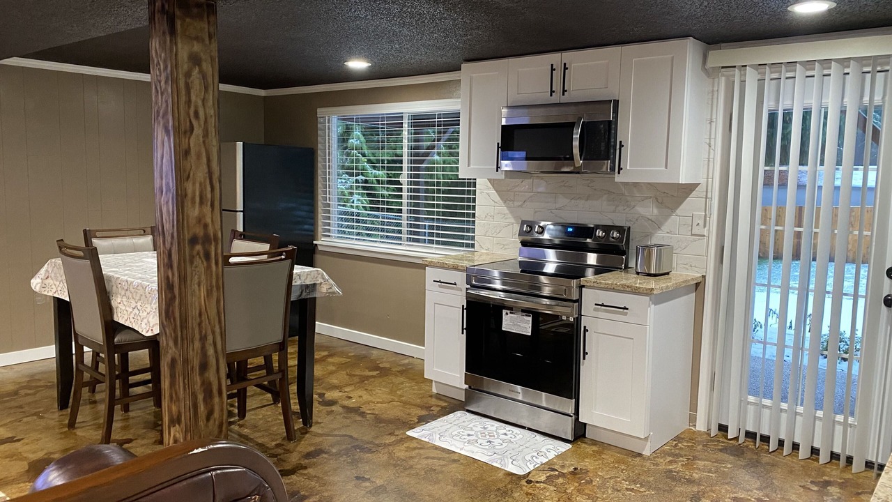 Photo of Kitchen in Parkland