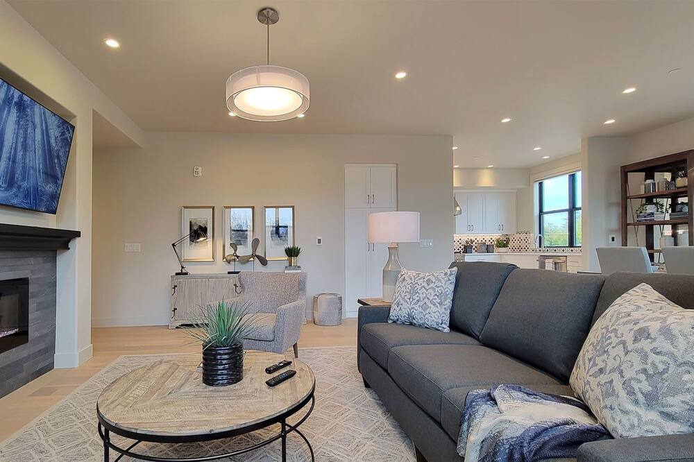 Photo of Livingroom in Historic Railroad District