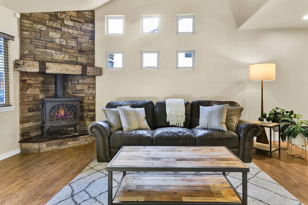 Photo of Livingroom in Vernon