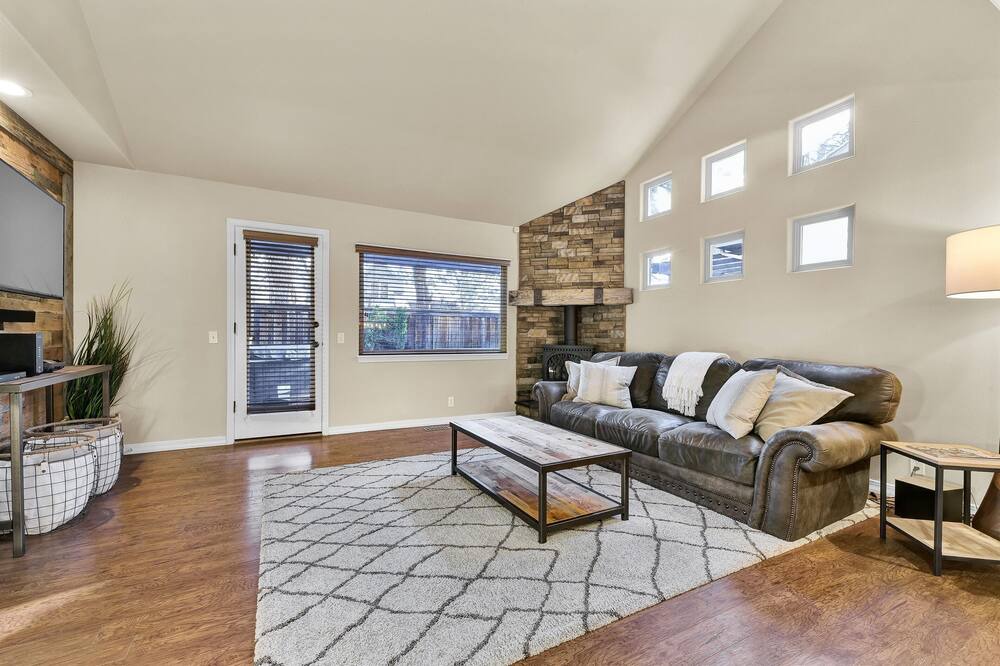 Photo of Livingroom in Vernon