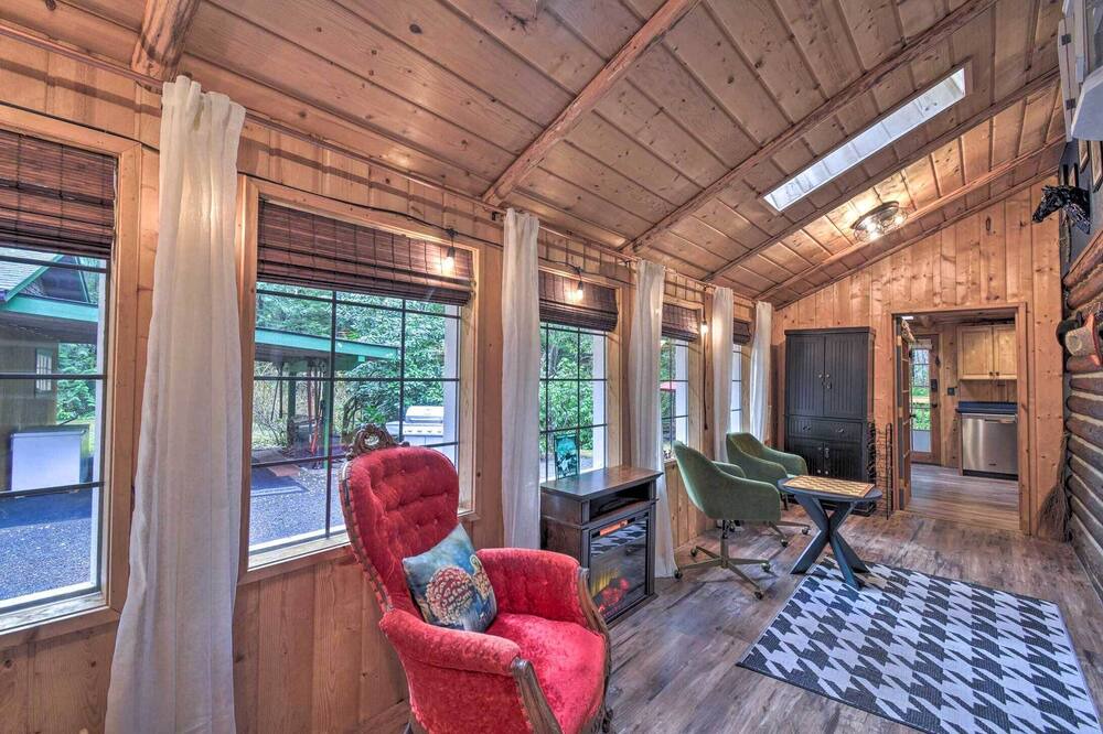 Photo of Livingroom in Silverdale