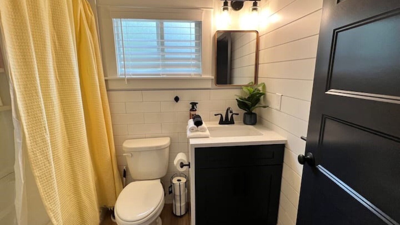 Photo of Bathroom in Cliff - Cannon