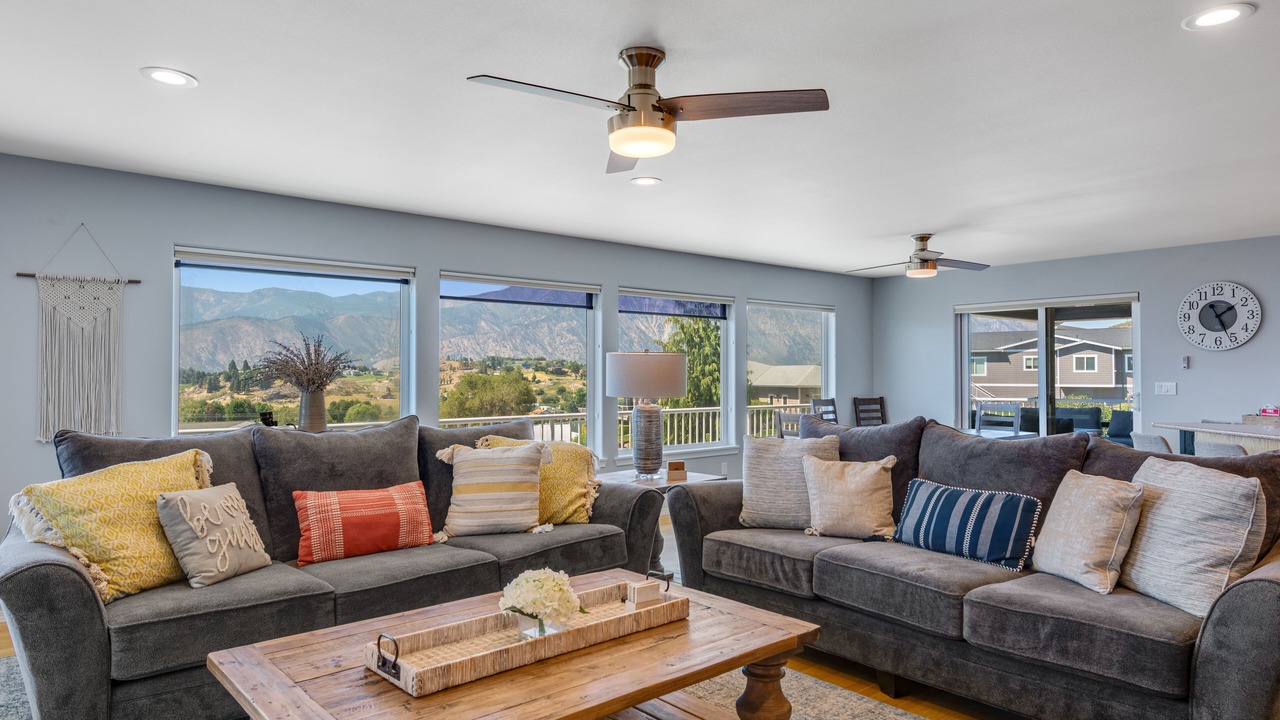 Photo of Livingroom in Manson