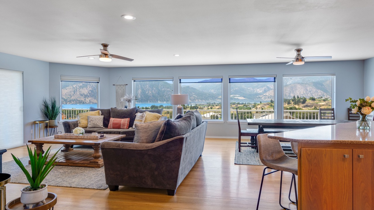 Photo of Livingroom in Manson