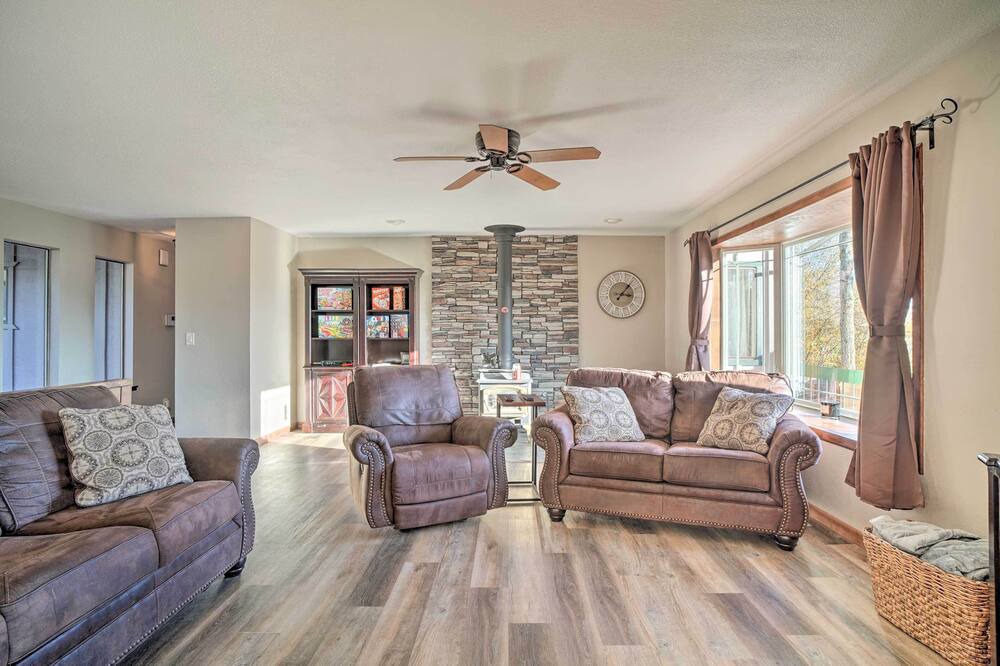 Photo of Bedroom in Grants Pass