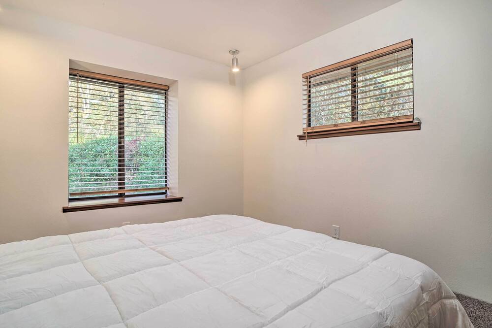 Photo of Bedroom in Grants Pass
