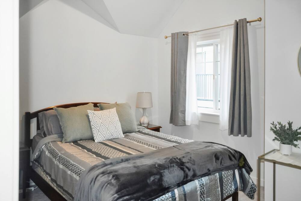 Photo of Bedroom in Green Lake