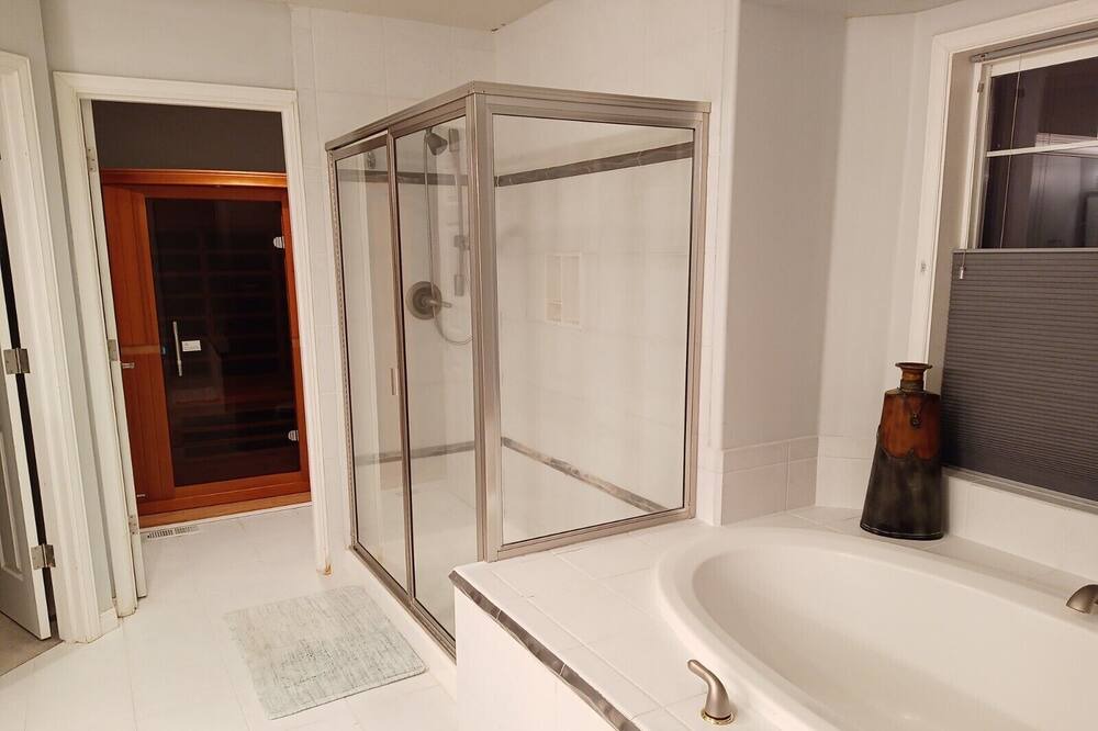 Photo of Bathroom in Factoria