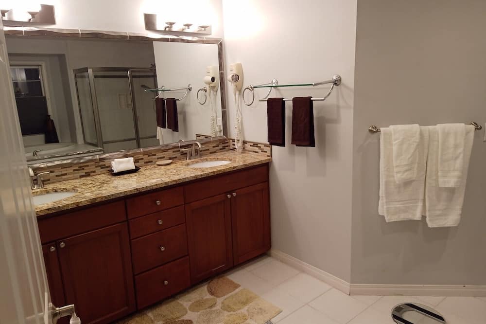 Photo of Bathroom in Factoria