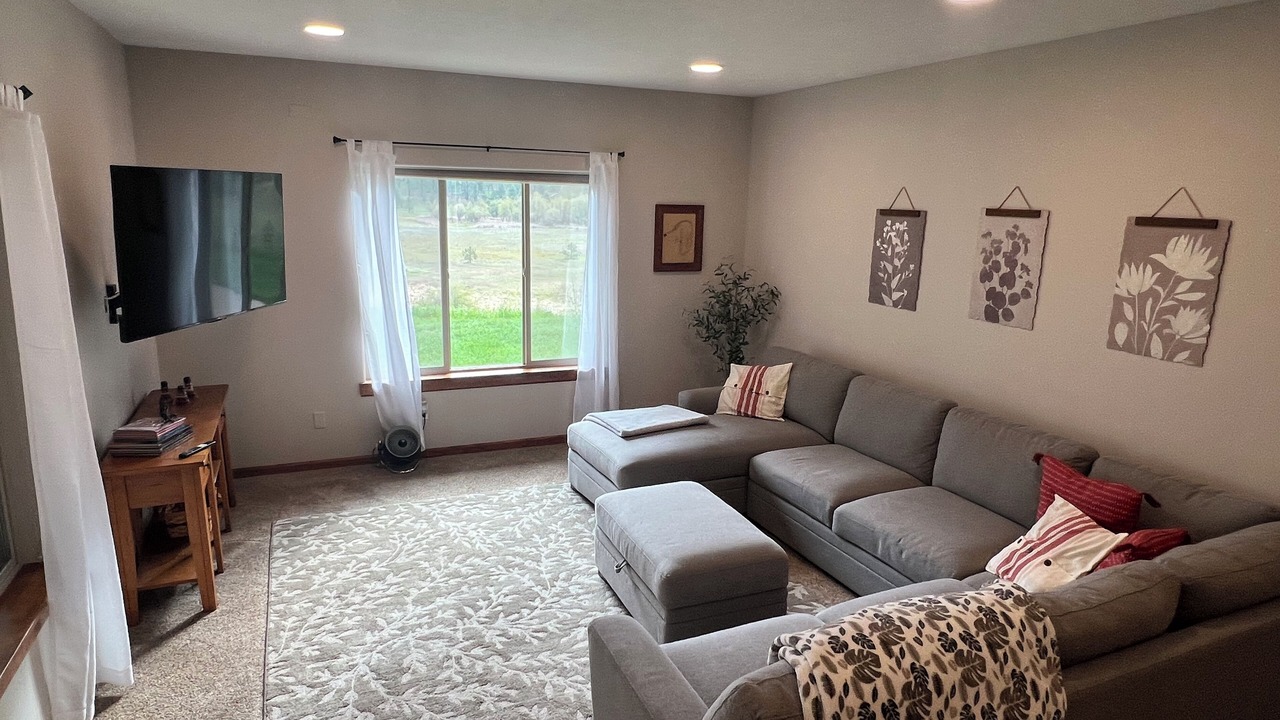 Photo of Livingroom in Colbert