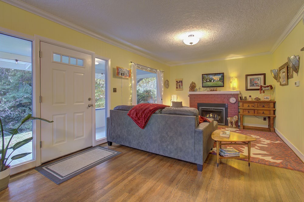 Photo of Bedroom in Pleasant Valley