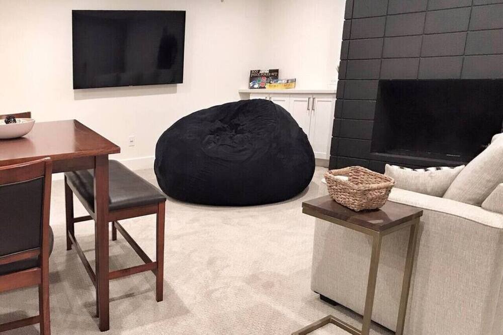 Photo of Livingroom in Lake Forest Park