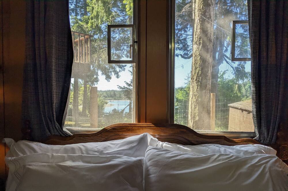 Photo of Bedroom in Marrowstone