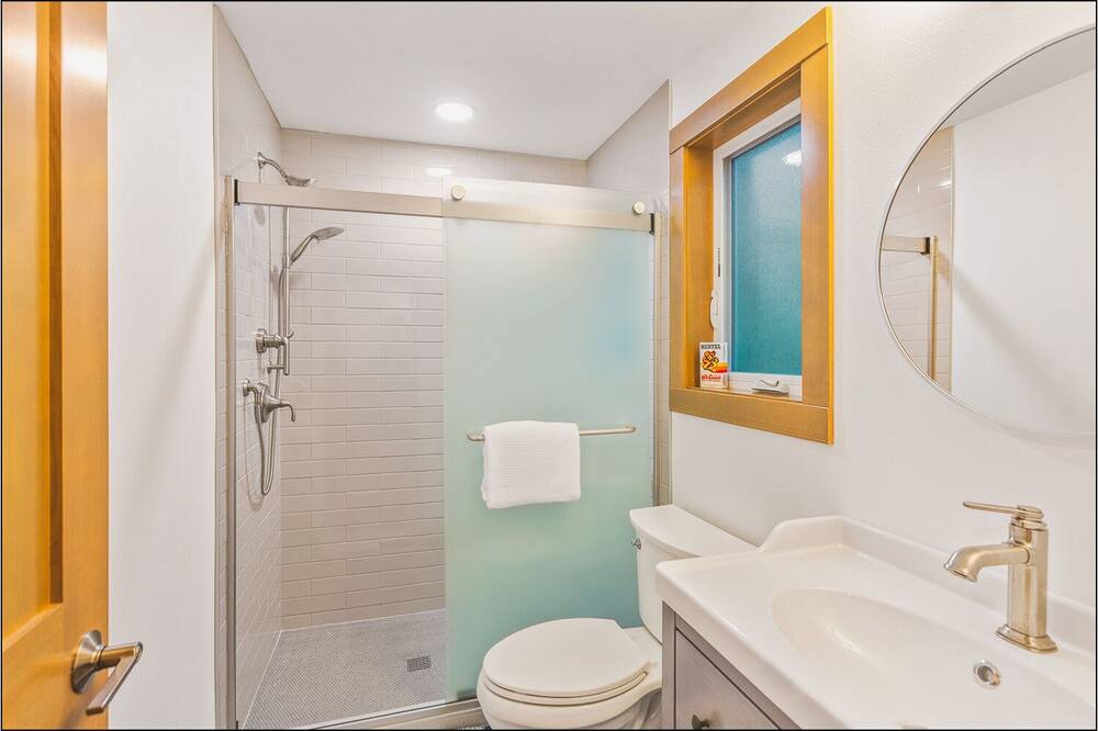 Photo of Bathroom in Enumclaw