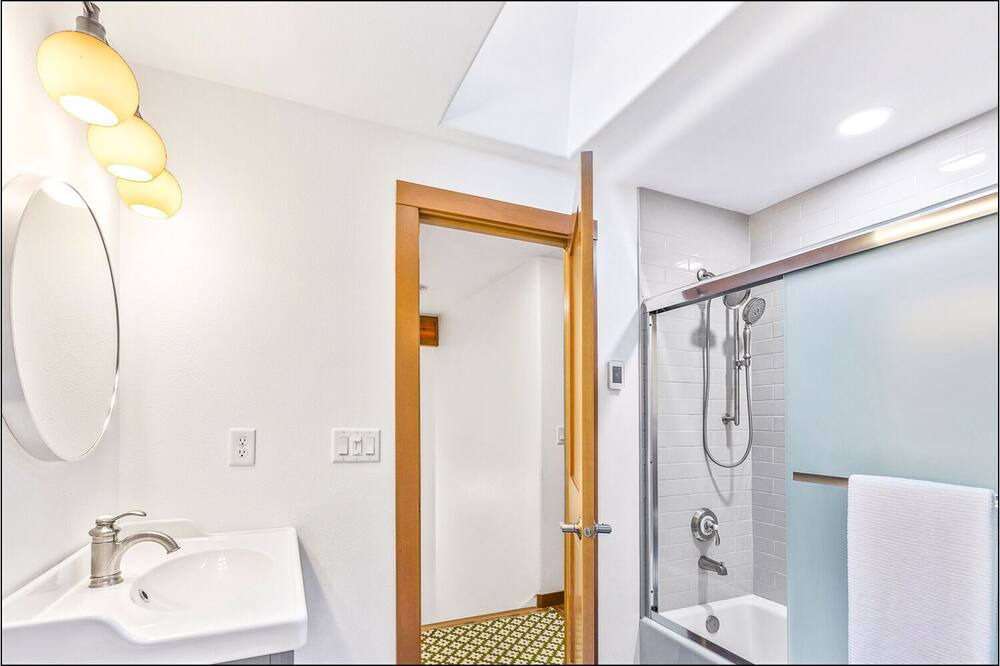 Photo of Bathroom in Enumclaw