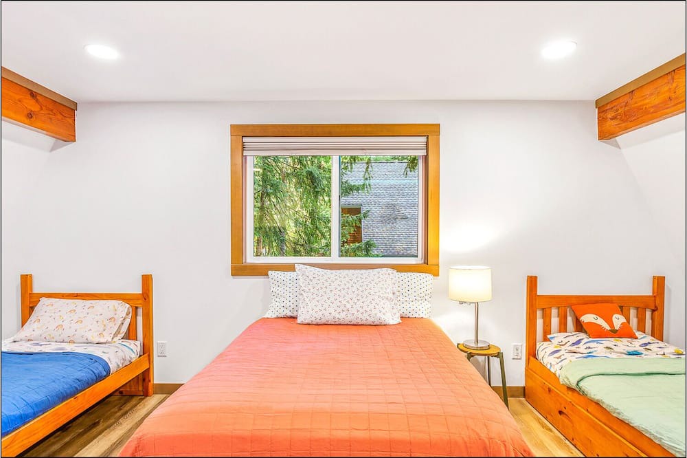 Photo of Bedroom in Enumclaw