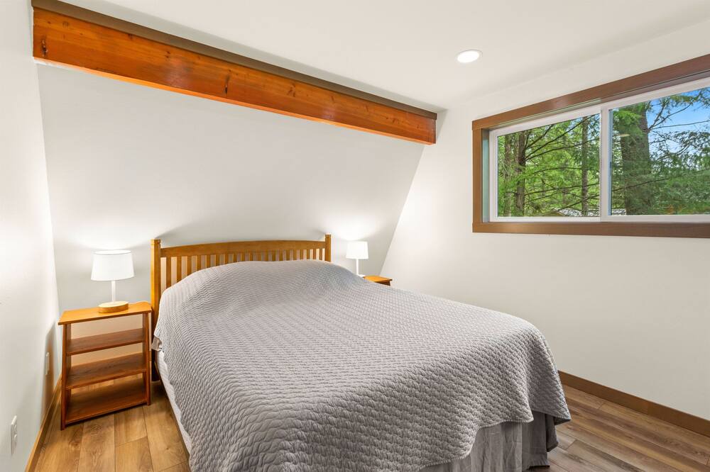 Photo of Bedroom in Enumclaw
