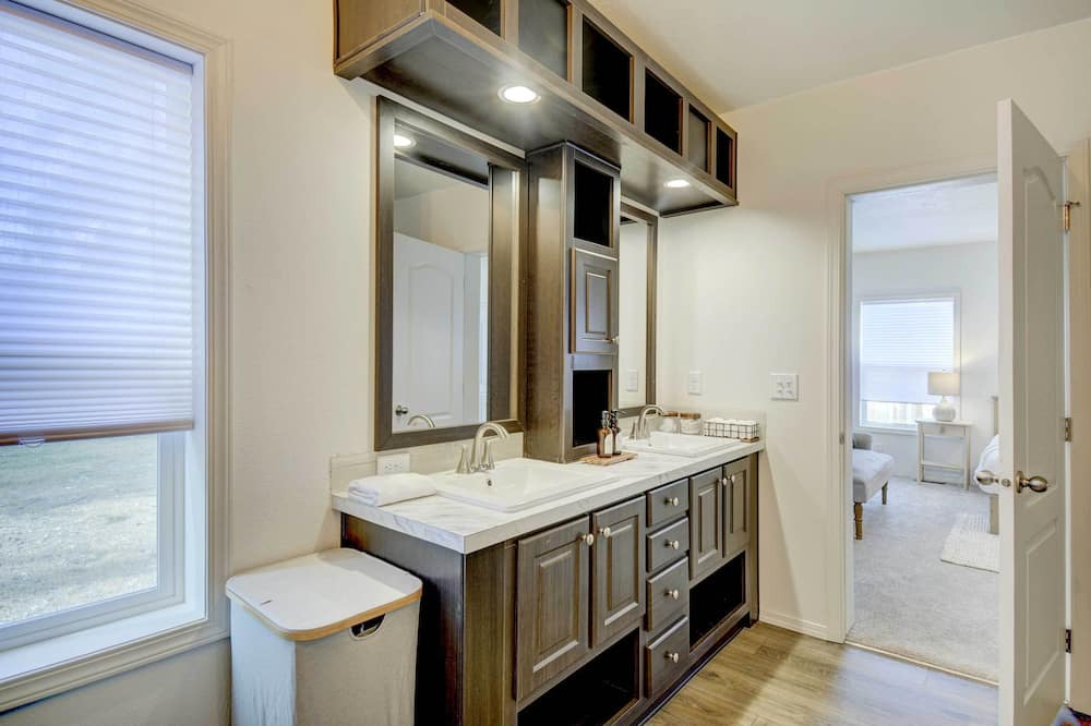Photo of Bathroom in Lakebay