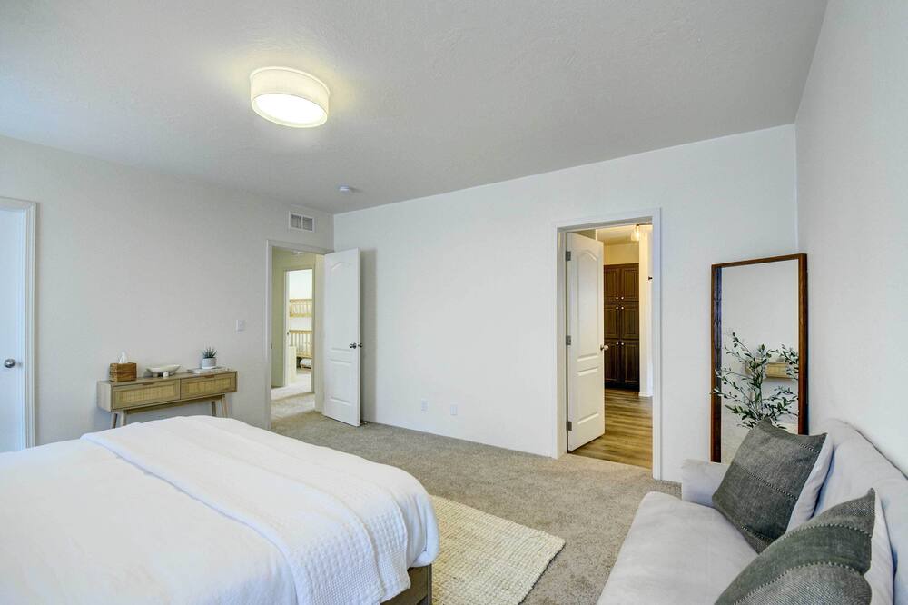 Photo of Bedroom in Lakebay