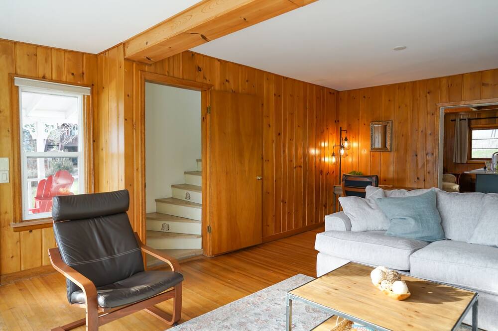 Photo of Livingroom in Harrison