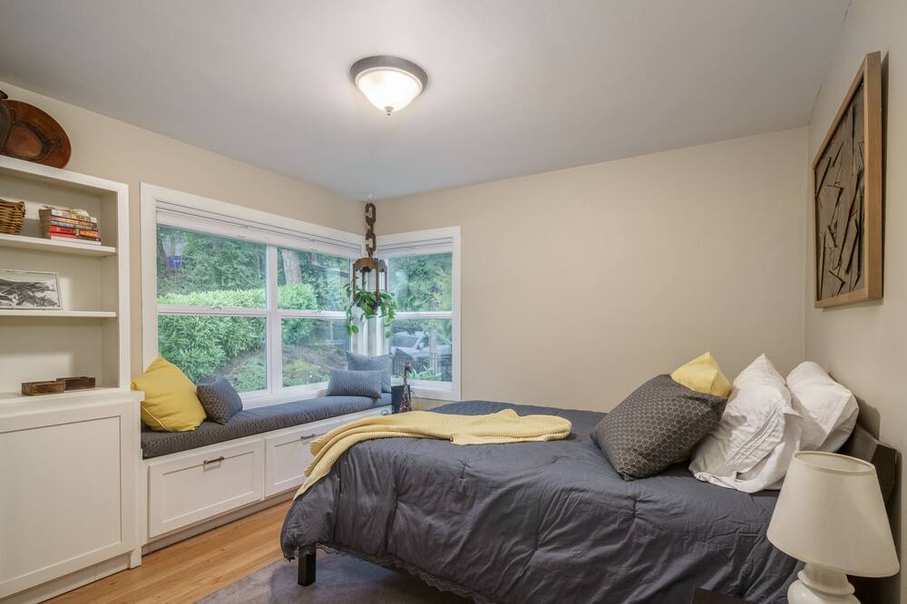 Photo of Bedroom in Cedar Hills