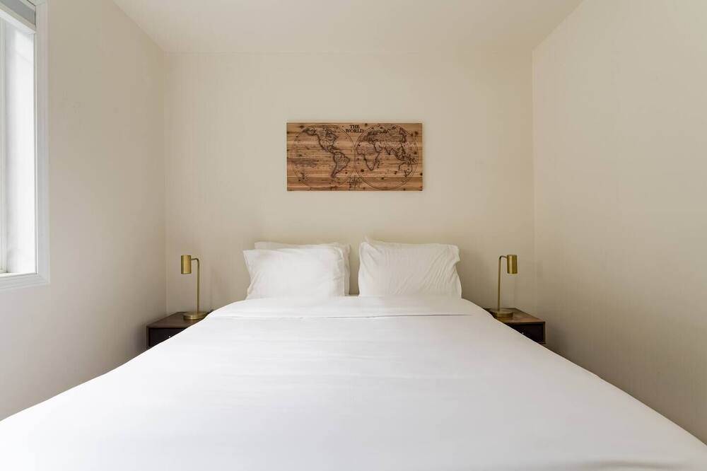 Photo of Bedroom in Mid-Beacon Hill