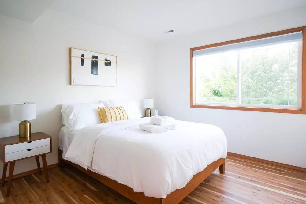 Photo of Bedroom in Mid-Beacon Hill