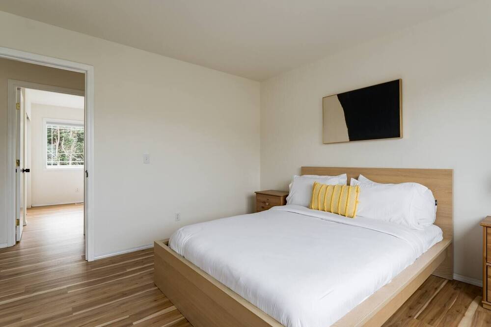 Photo of Bedroom in Mid-Beacon Hill