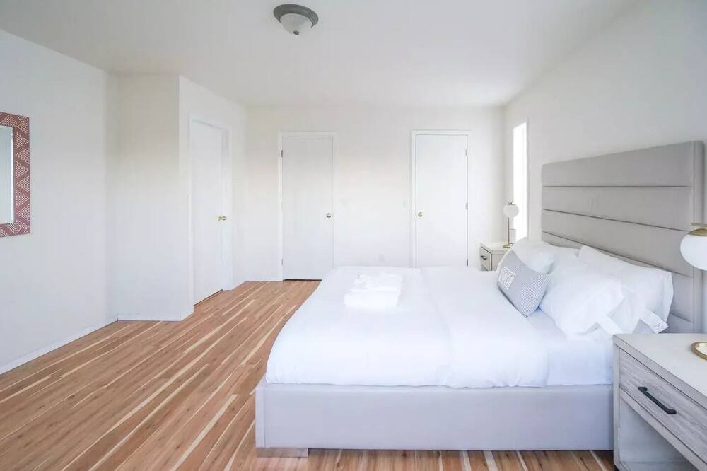 Photo of Bedroom in Mid-Beacon Hill