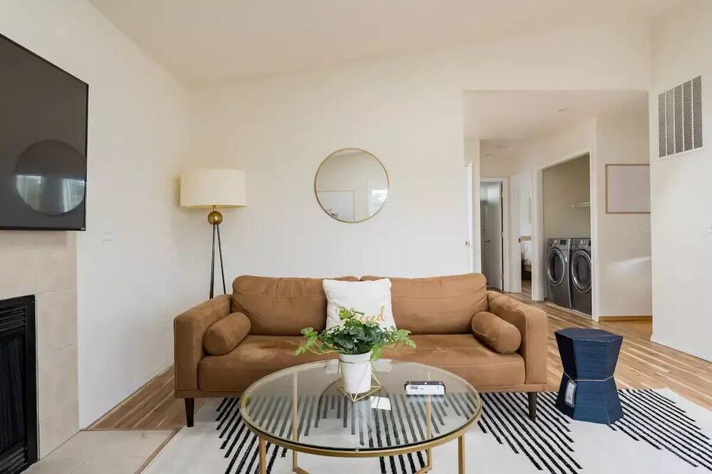 Photo of Livingroom in Mid-Beacon Hill