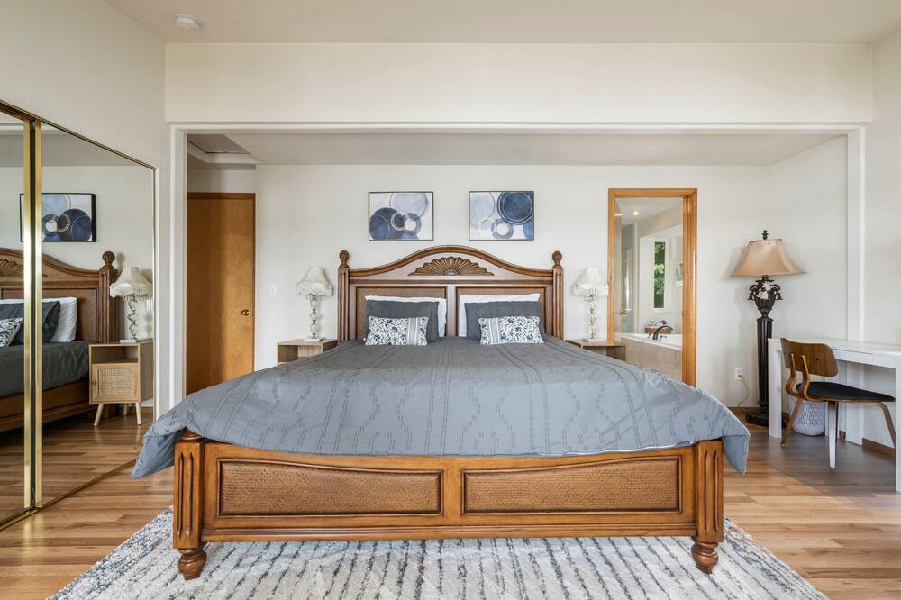 Photo of Bedroom in Boston Harbor