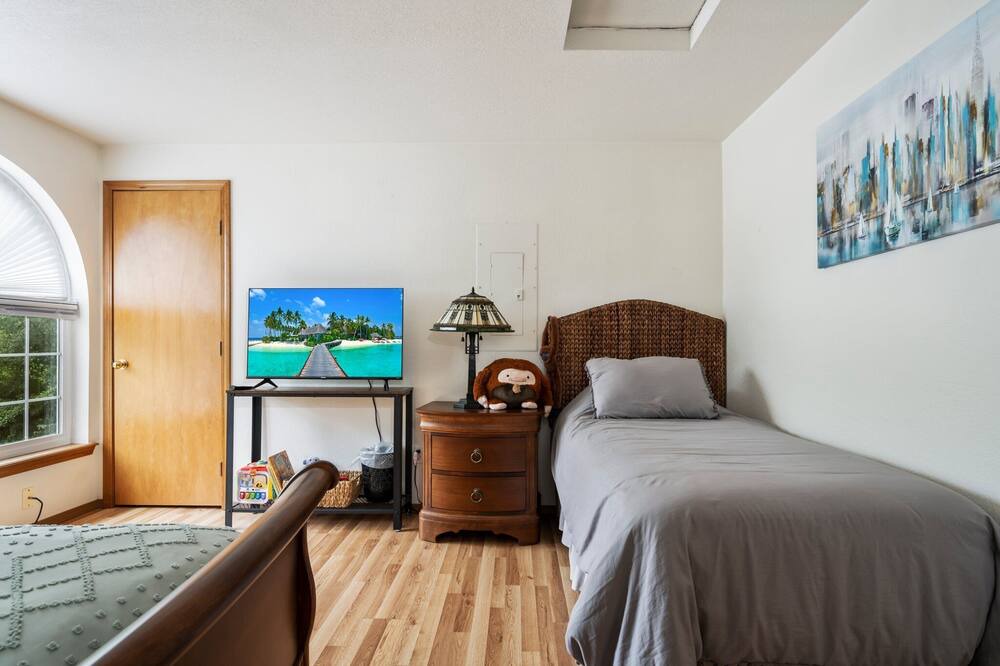 Photo of Bedroom in Boston Harbor