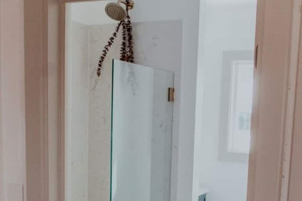 Photo of Bathroom in Klamath Falls
