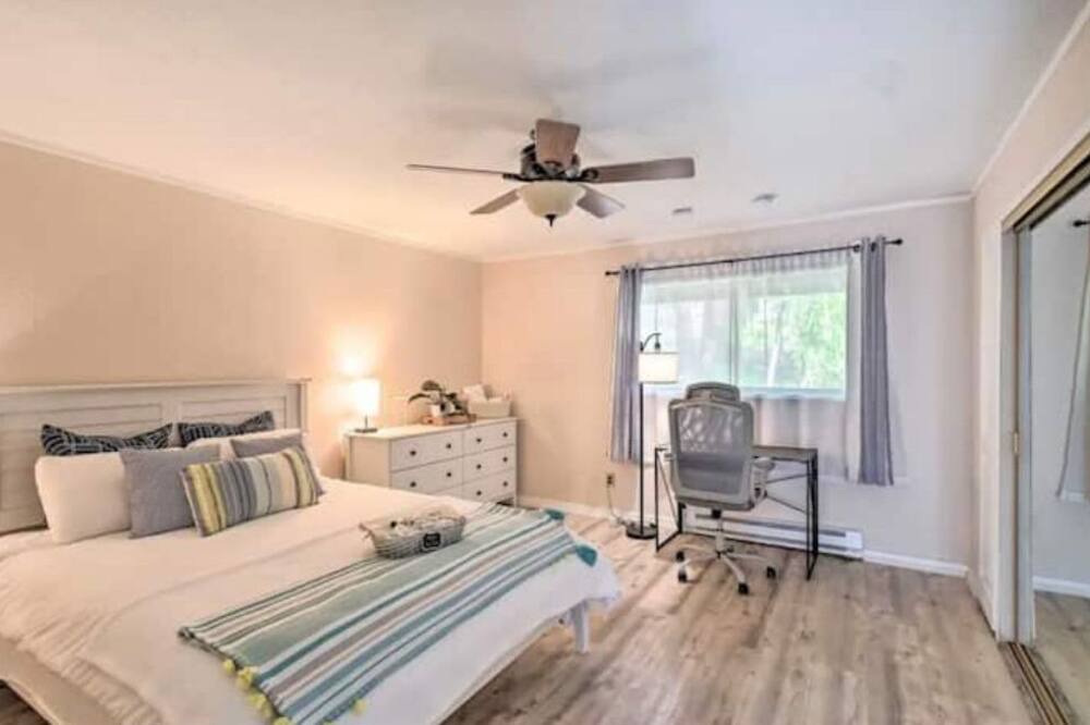 Photo of Bedroom in Hoodsport