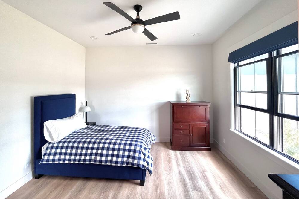Photo of Bedroom in Sandpoint