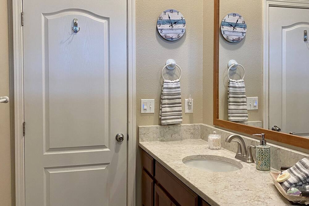 Photo of Bathroom in Oyehut-Hogans Corner