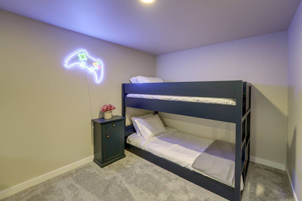 Photo of Bedroom in Oak Harbor