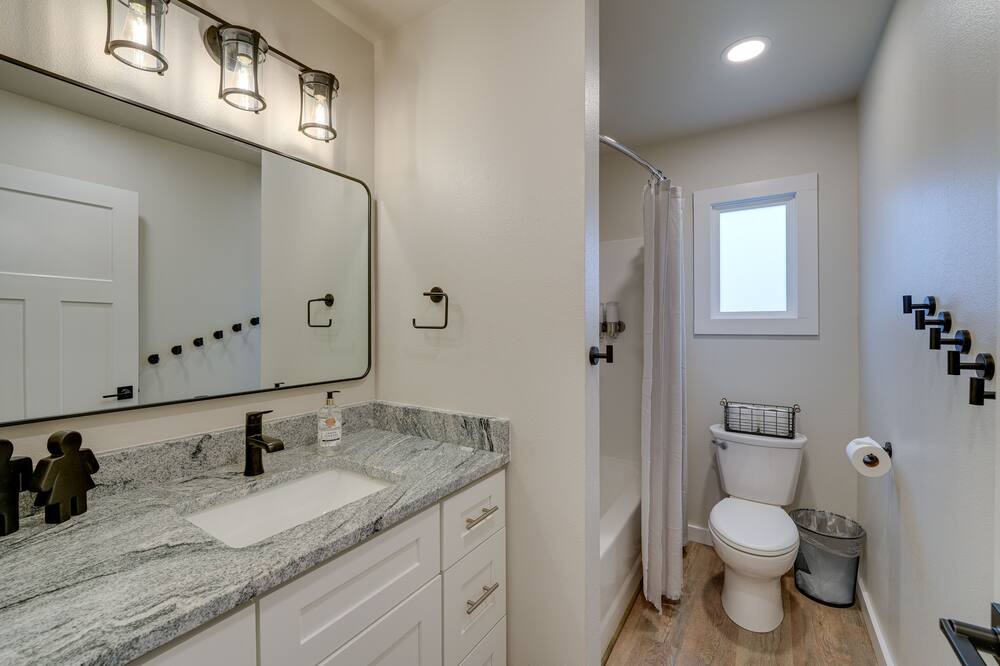 Photo of Bathroom in Oak Harbor