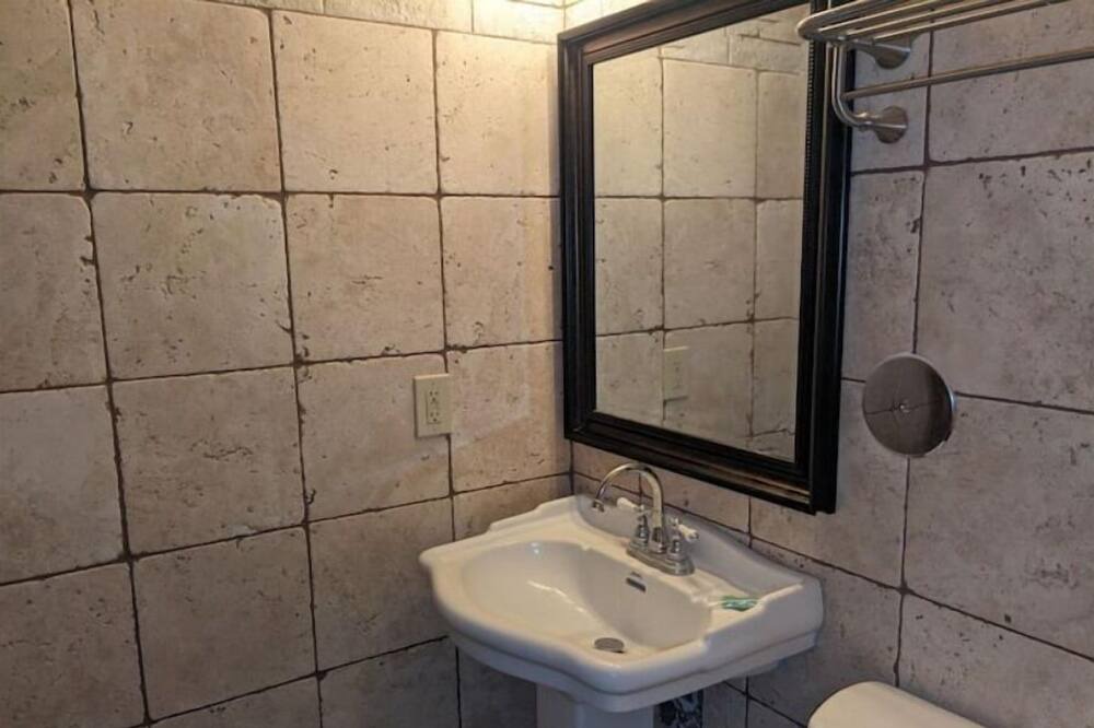 Photo of Bathroom in Shelley