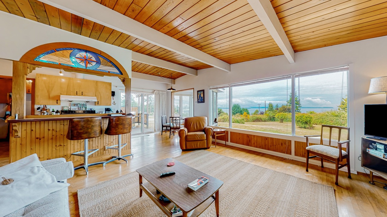 Photo of Livingroom in Coupeville