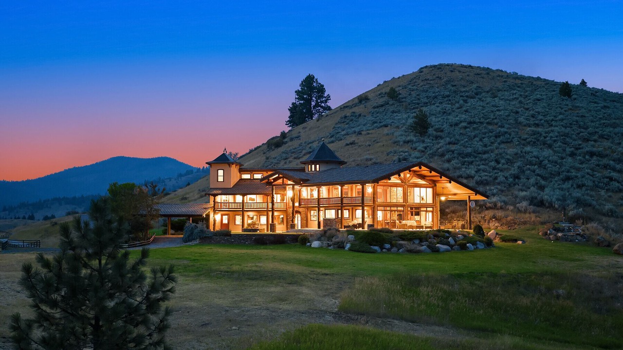 Photo of Outdoor in Republic