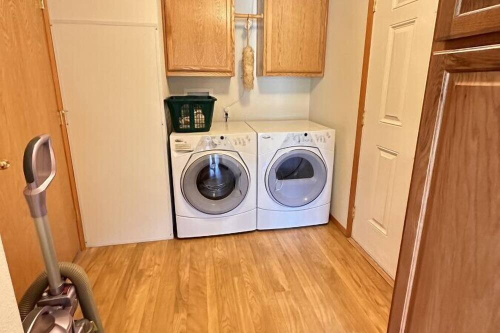 Photo of Bedroom in Sunland Estates