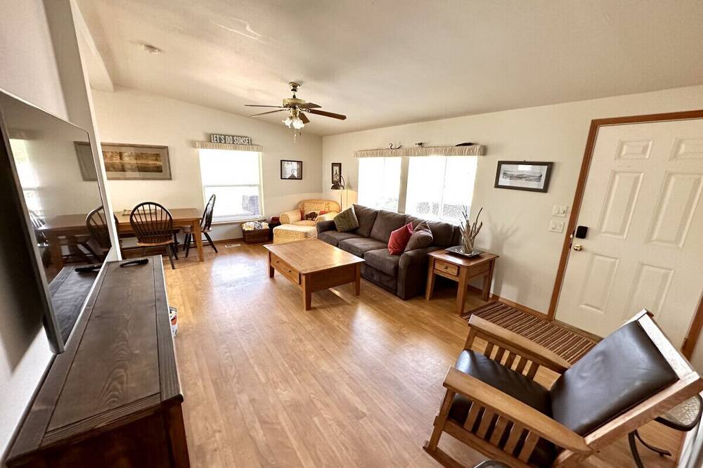 Photo of Bedroom in Sunland Estates