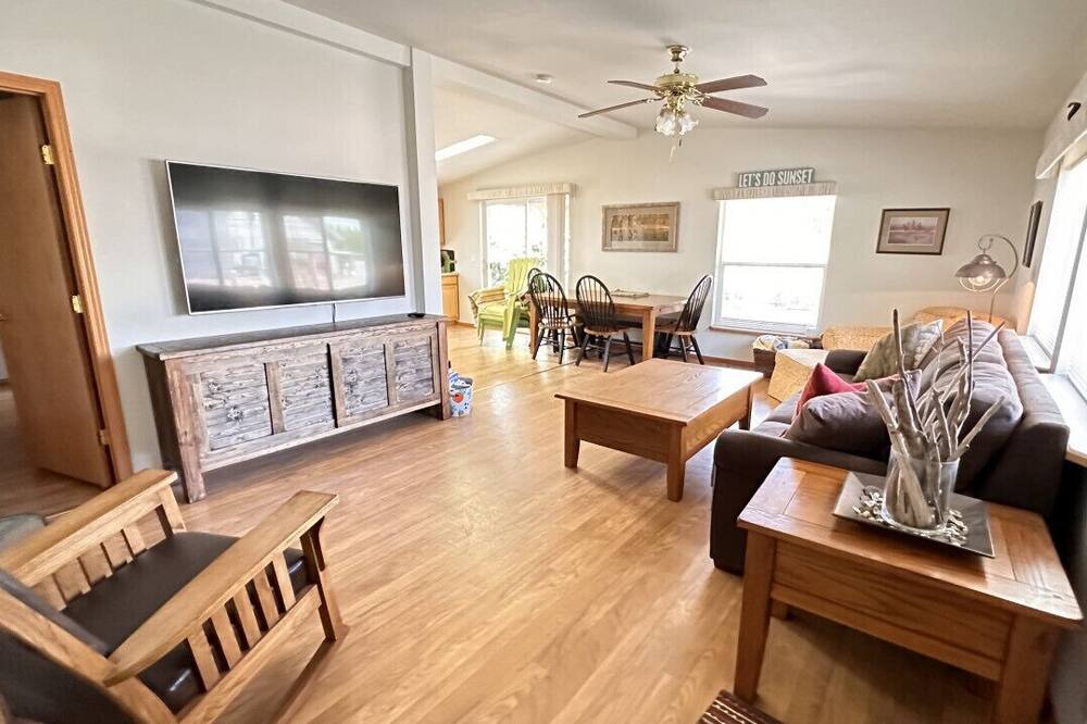 Photo of Bedroom in Sunland Estates