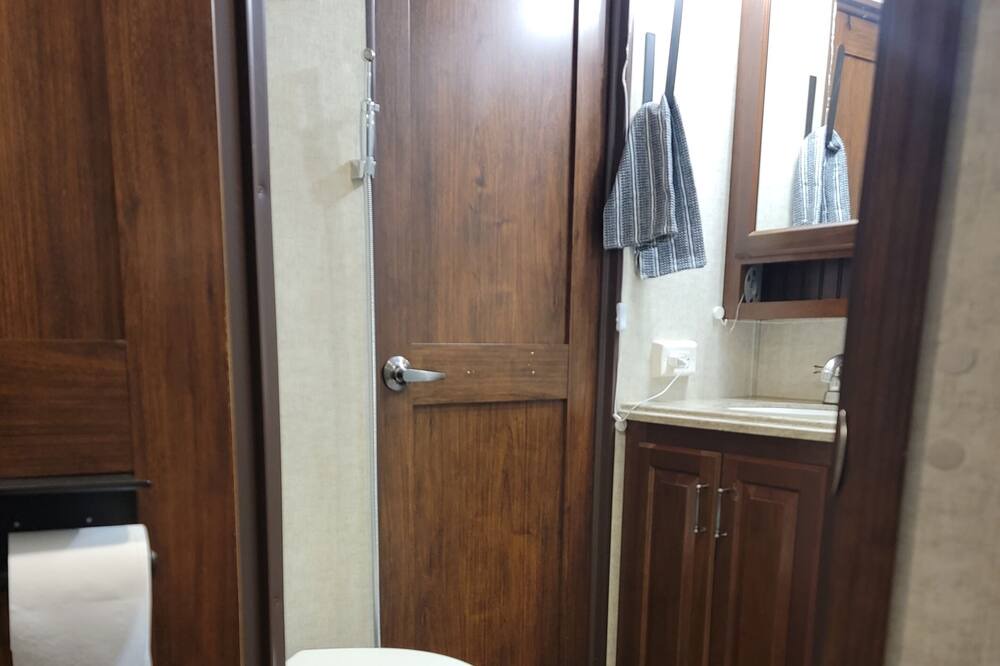 Photo of Bathroom in Cascade