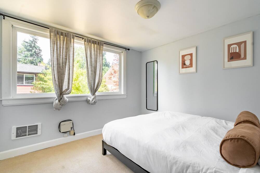 Photo of Bedroom in Greenwood