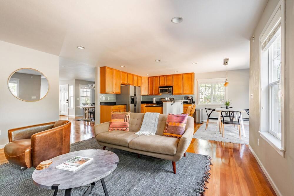 Photo of Livingroom in Union Hill-Novelty Hill